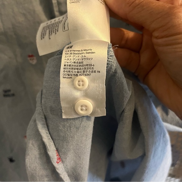 Divided by H&M Christmas Theme Gender Neutral Button Down Shirt Size XL Blue - Picture 8 of 10